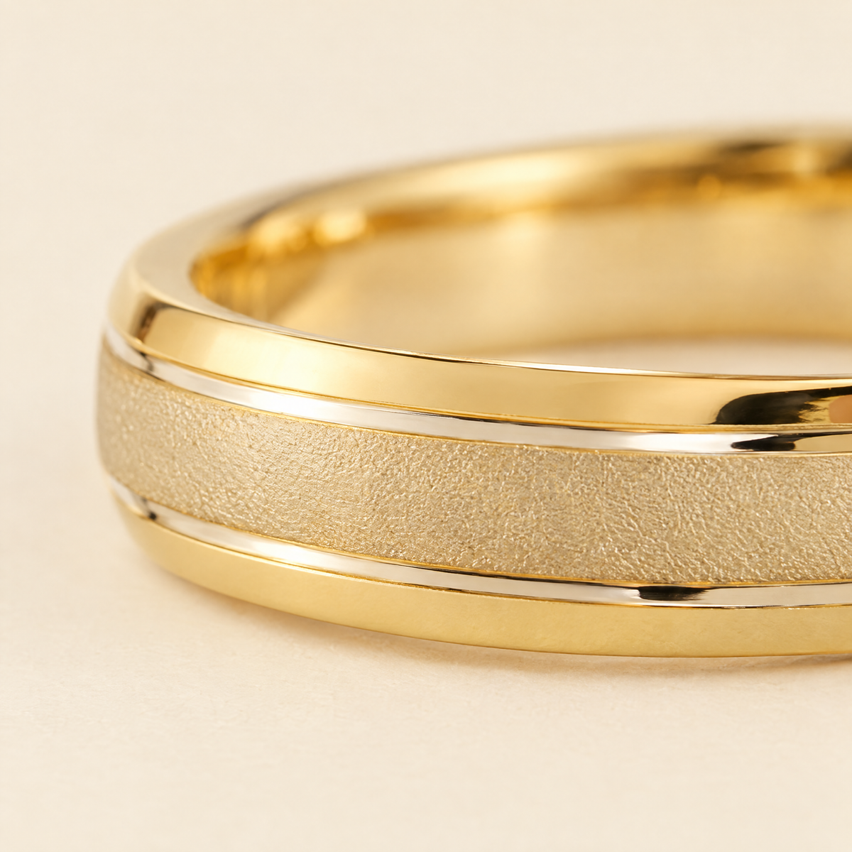 gildane-7mm-gold-wedding-band-gold-03-macro