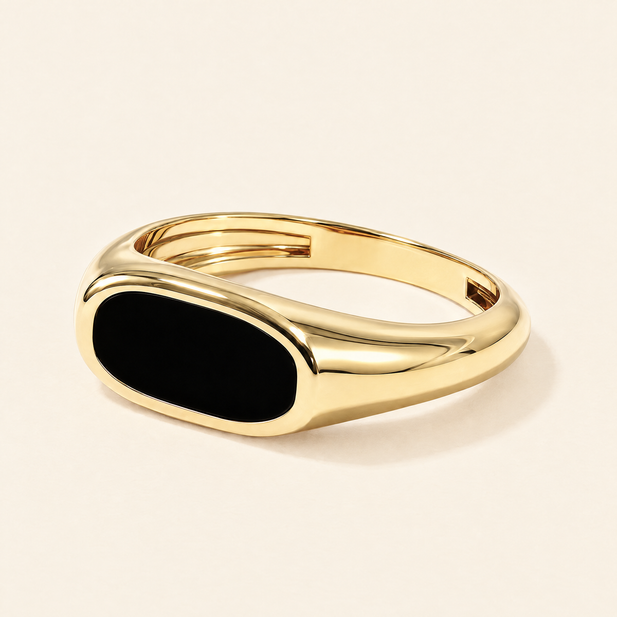 gildane-black-enamel-signet-ring-gold-01-hero