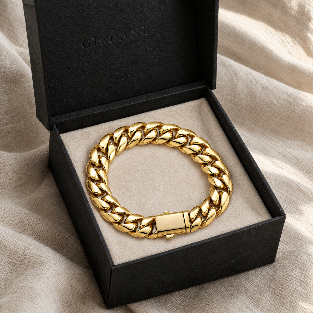 gildane-cuban-bracelet-10mm-gold-06-in-box