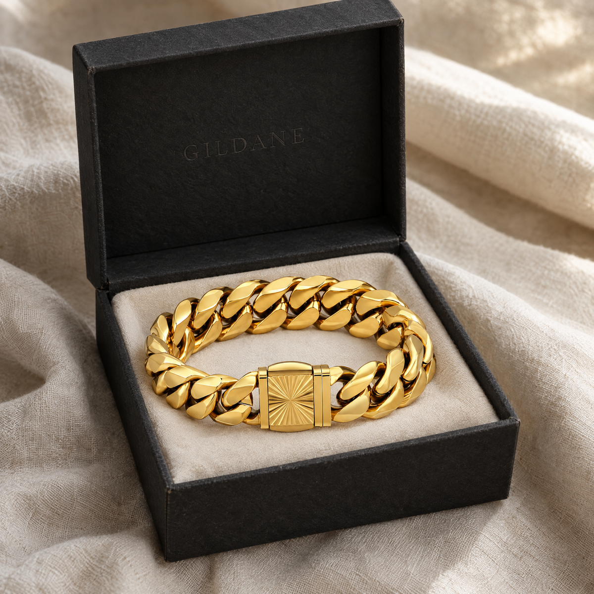 gildane-cuban-bracelet-14mm-gold-06-in-box