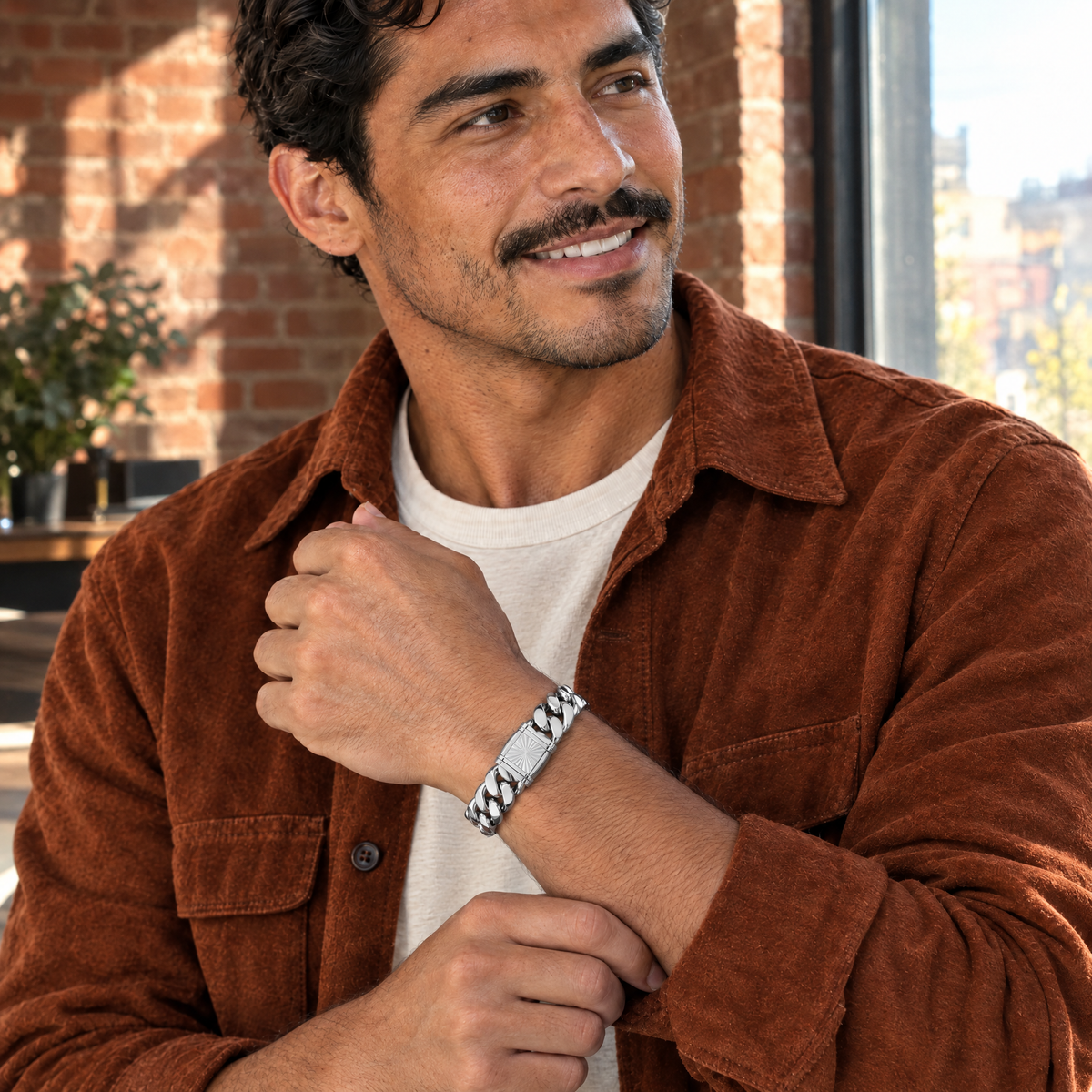 gildane-cuban-bracelet-14mm-silver-04-lifestyle