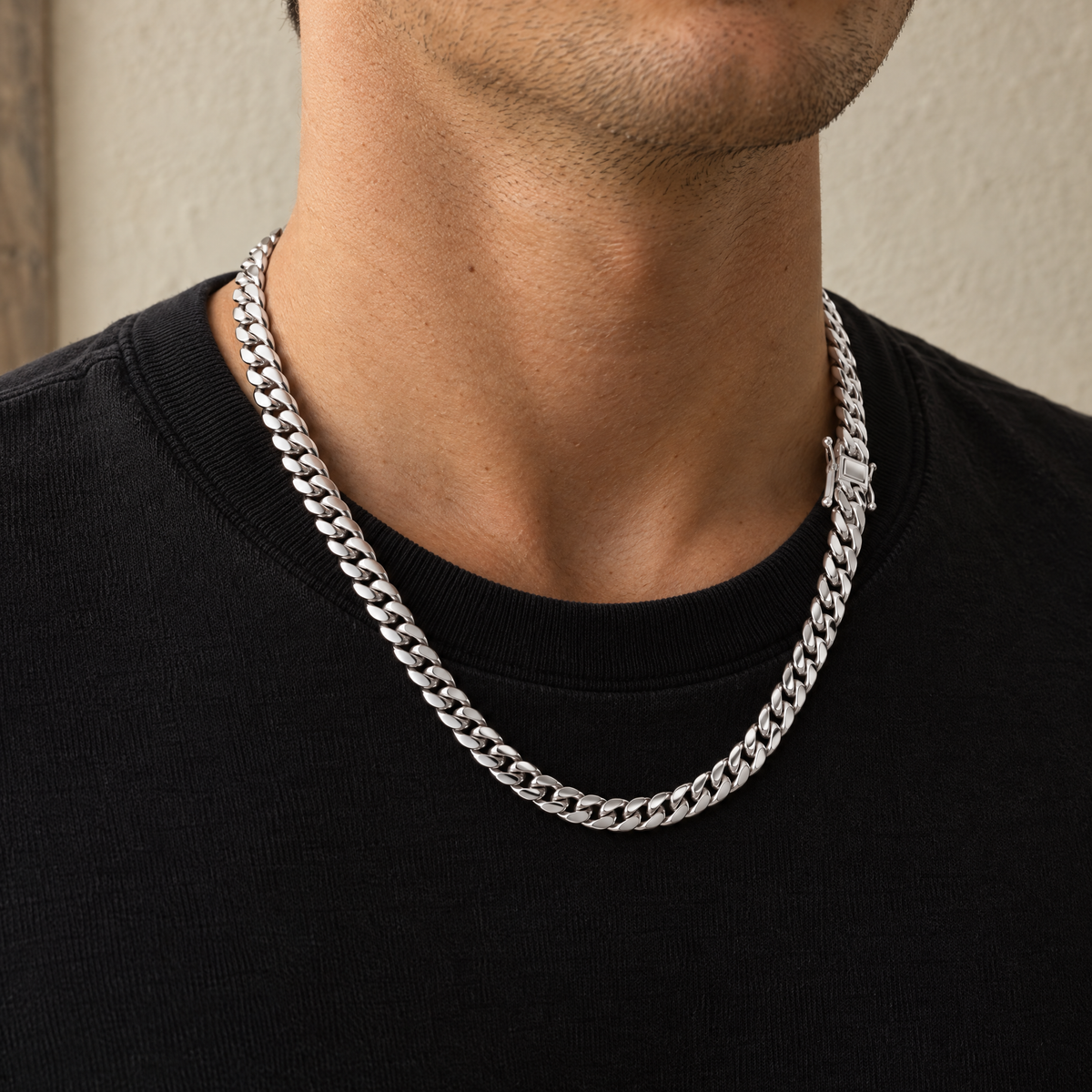 gildane-miami-cuban-white-gold-02-on-body