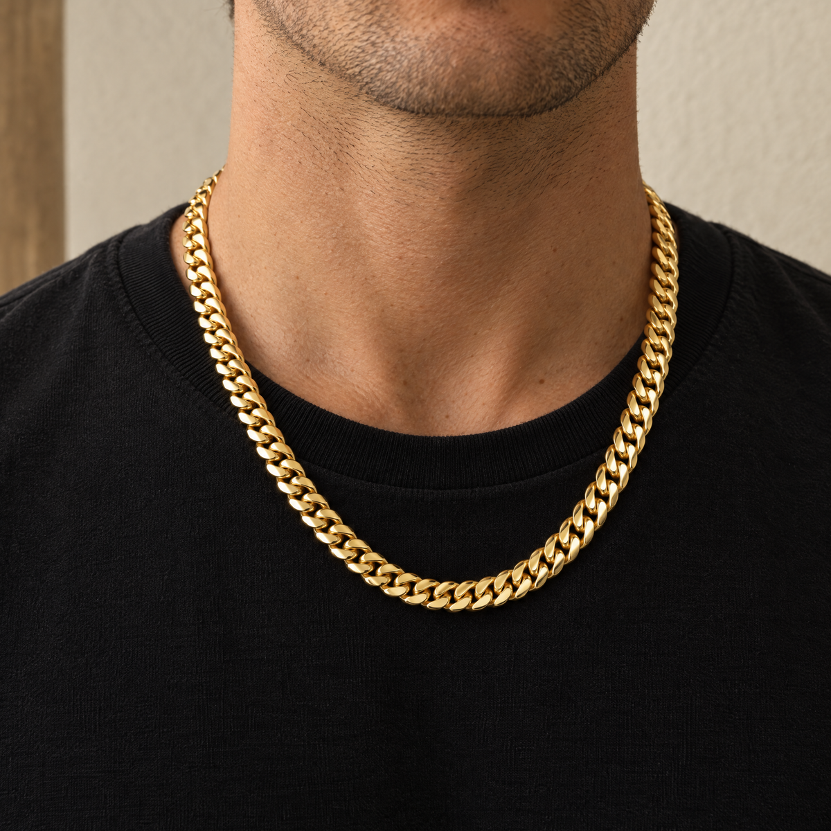 gildane-miami-cuban-yellow-gold-02-on-body