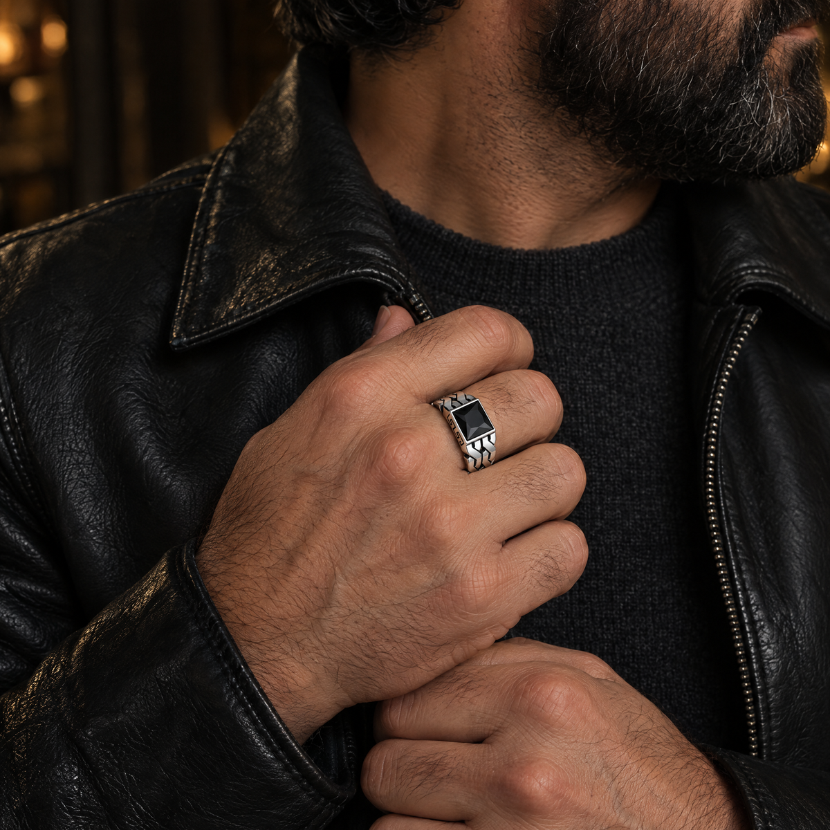 gildane-square-black-stone-ring-silver-05-size