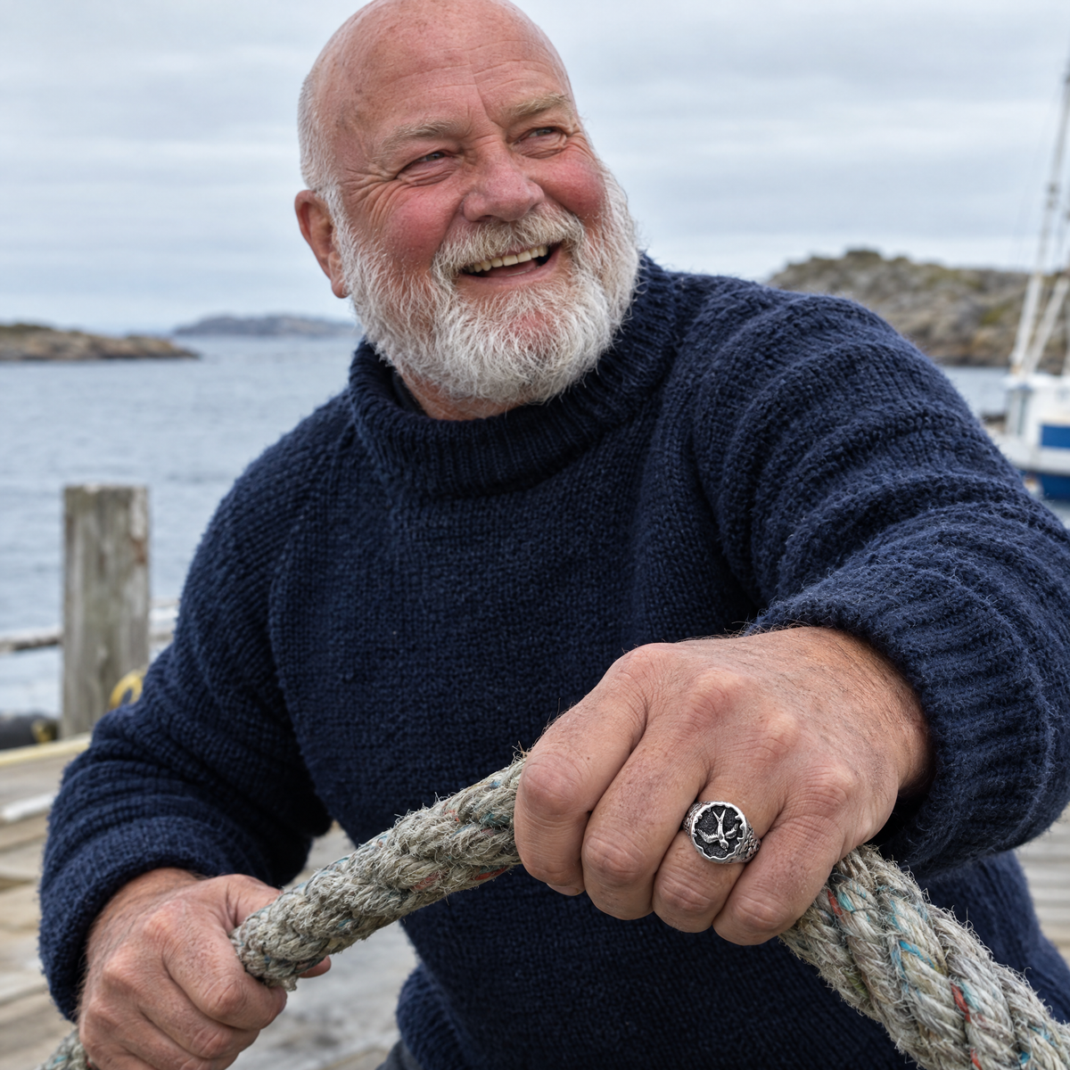 gildane-swallow-signet-ring-silver-04-lifestyle