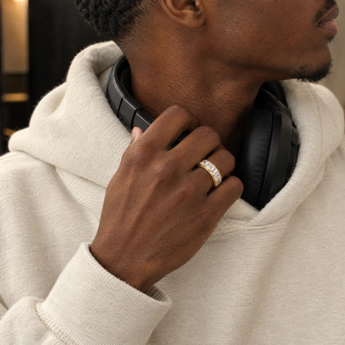 gildane-trillion-cut-ring-gold-05-size