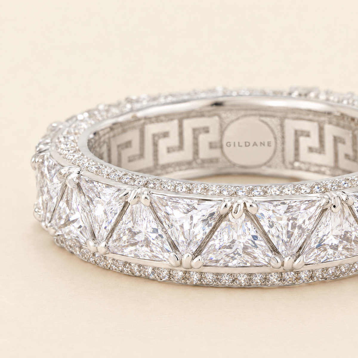 gildane-trillion-cut-ring-white-03-macro