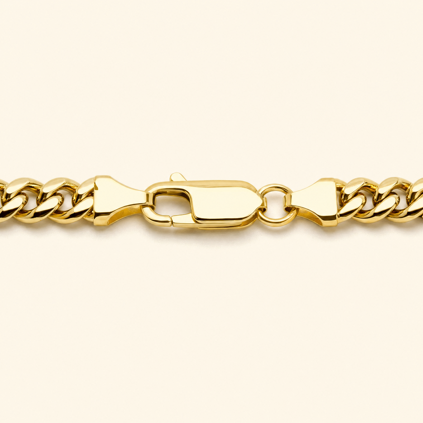 Close-up of the 5mm Cuban chain's lobster clasp